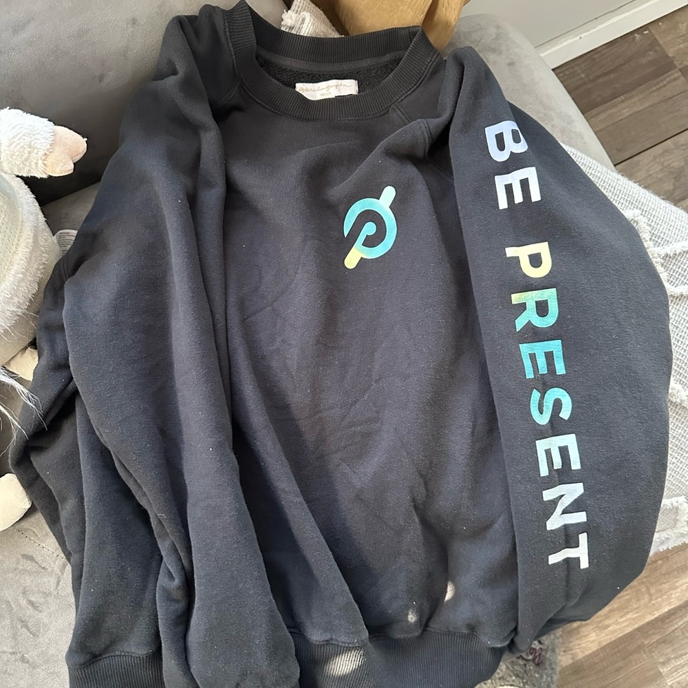 Peloton sweatshirt Sz medium EUC